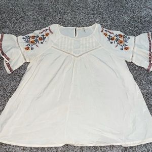 Cute boutique top with embroidery